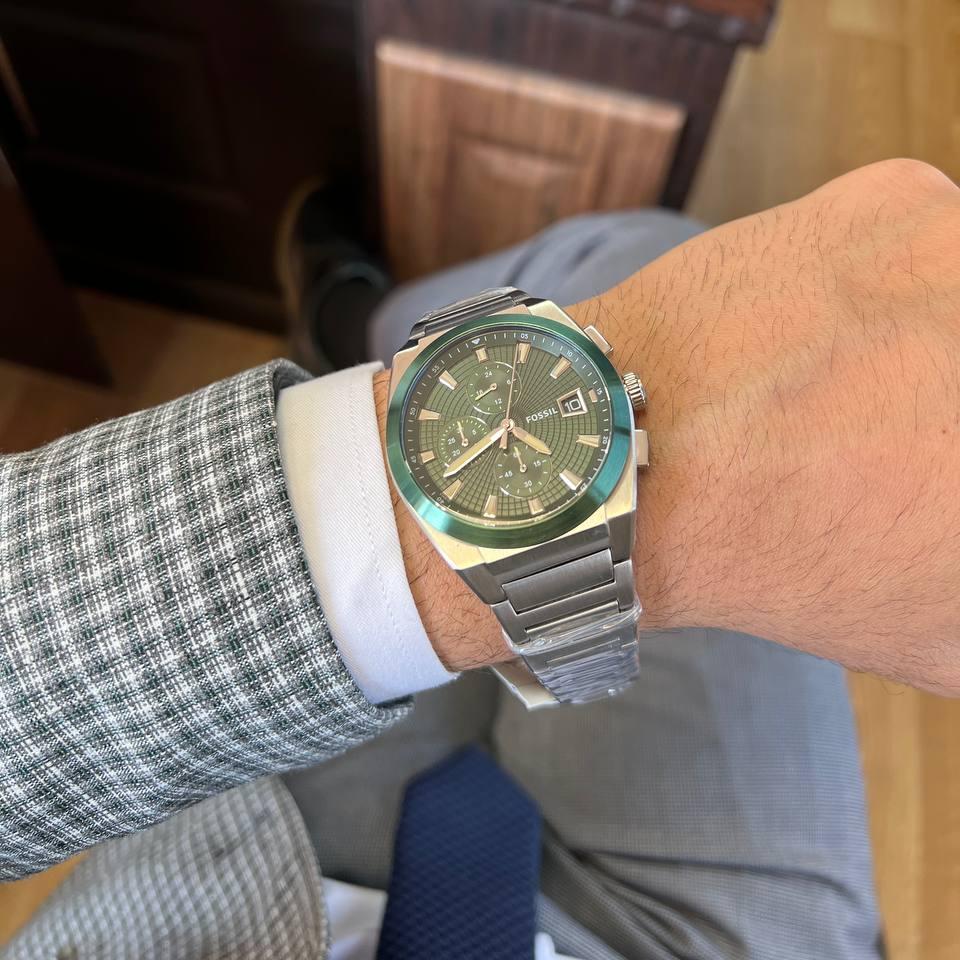 Fossil Everett Chronograph Men’s Watch FS5964 – Green Dial, Silver Stainless Steel Bracelet, 42mm Quartz Analog Multi-Function Watch
