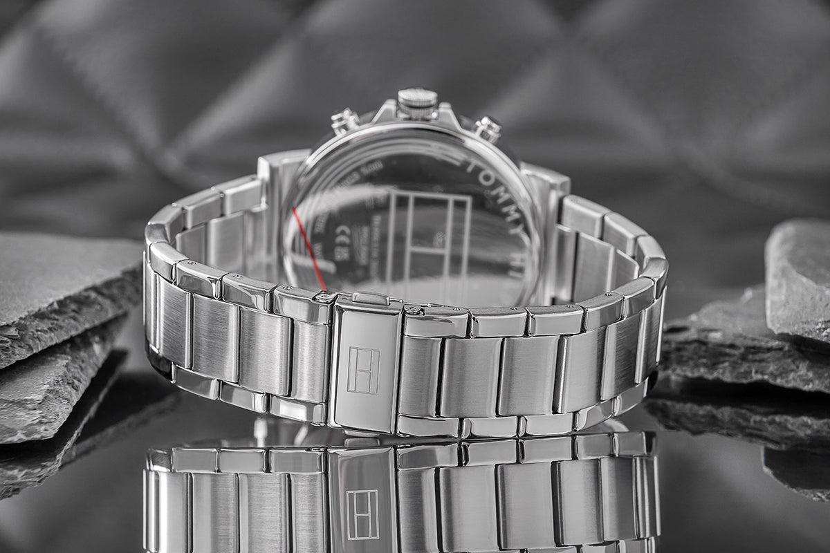 Tommy Hilfiger Men’s Watch – Model 1710588 | Blue Dial with Silver Stainless-Steel Bracelet