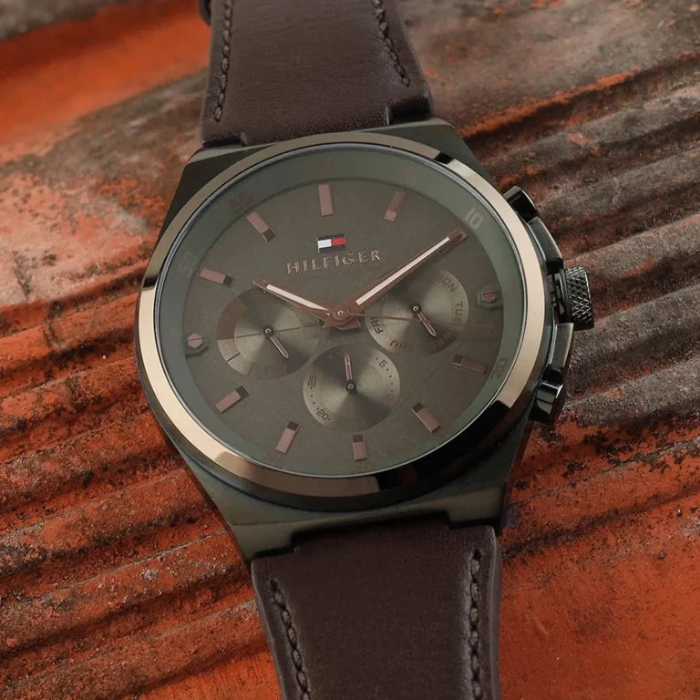 Tommy Hilfiger Dexter Men’s Watch 1792085 – Green Dial, Brown Leather Strap, 46mm Quartz Analog