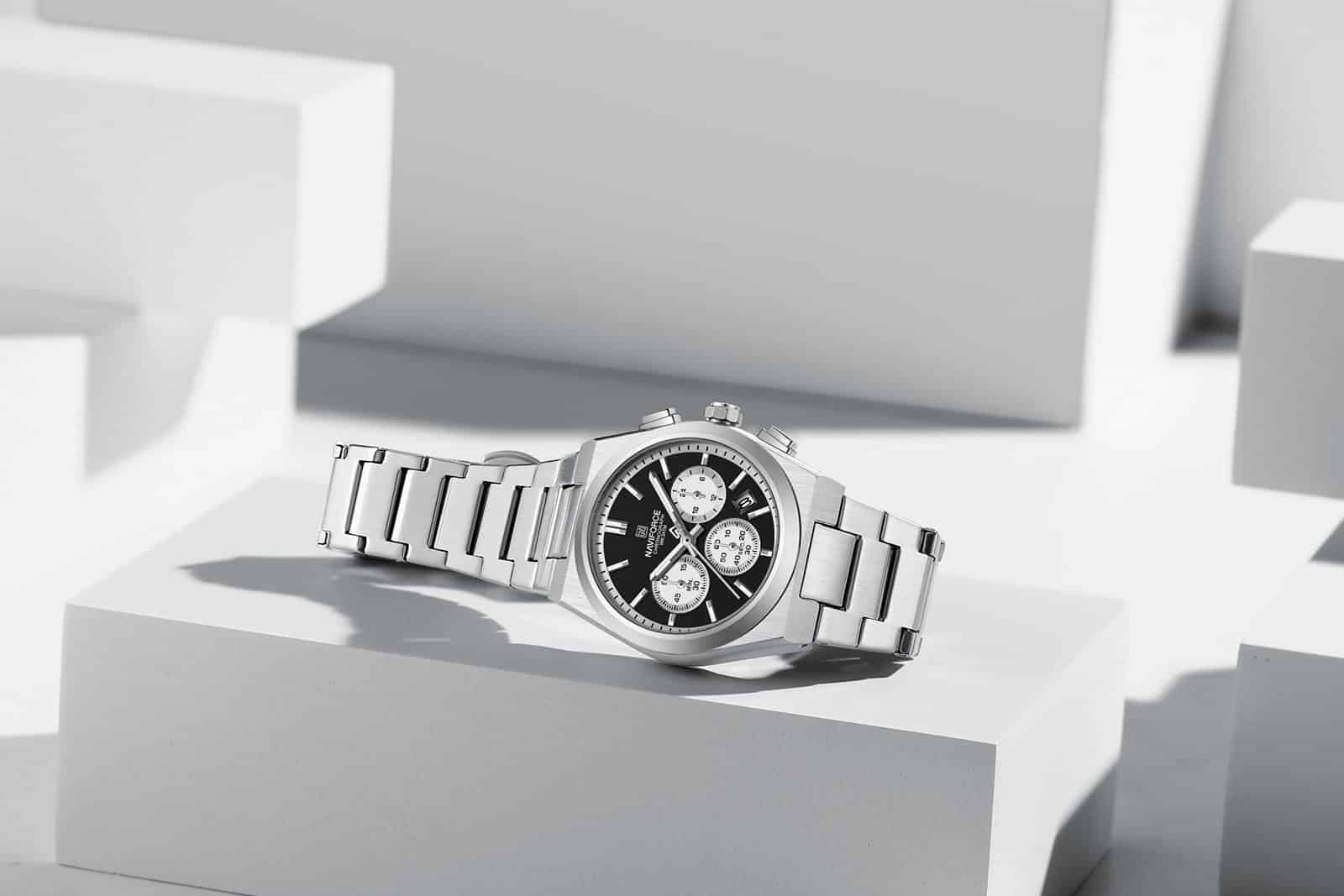 Naviforce NF8048 Men’s Quartz Chronograph Watch with Stainless Steel Strap & Date Display