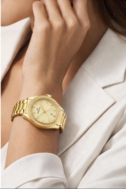 Emporio Armani Federica AR11607 Women’s Watch – Gold Stainless Steel Bracelet & Crystal Bezel | 32mm Quartz Luxury Timepiece