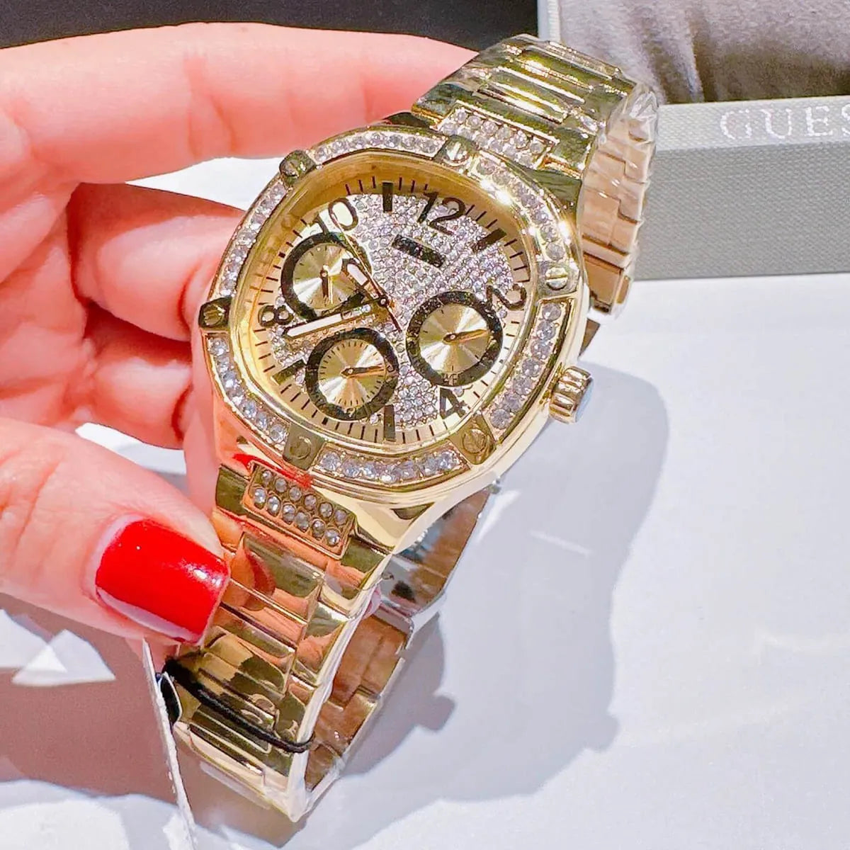 GUESS Duchess Women’s Watch GW0558L2 – Gold Stainless Steel Bracelet, 40mm, Analog Quartz with Date Function