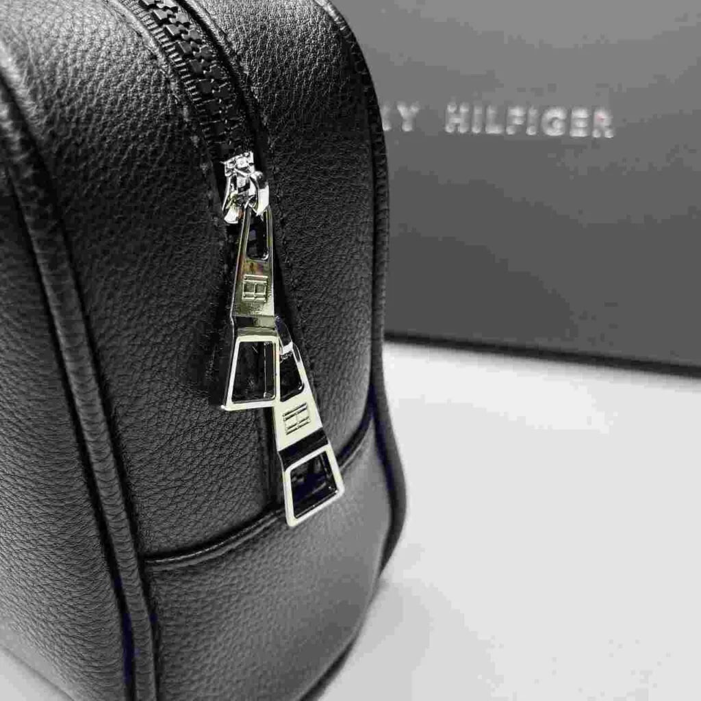 Tommy Hilfiger Polished Black Leather Pouch For Men #40