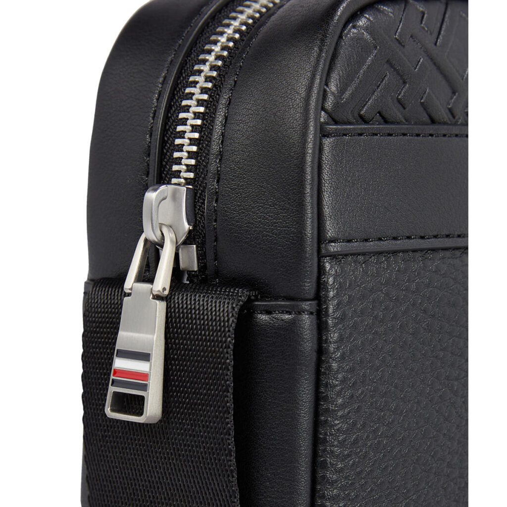 Tommy Hilfiger Men’s Black Leather Crossbody Bag AM0AM11308 – Elegant Everyday Hands-Free Bag#69