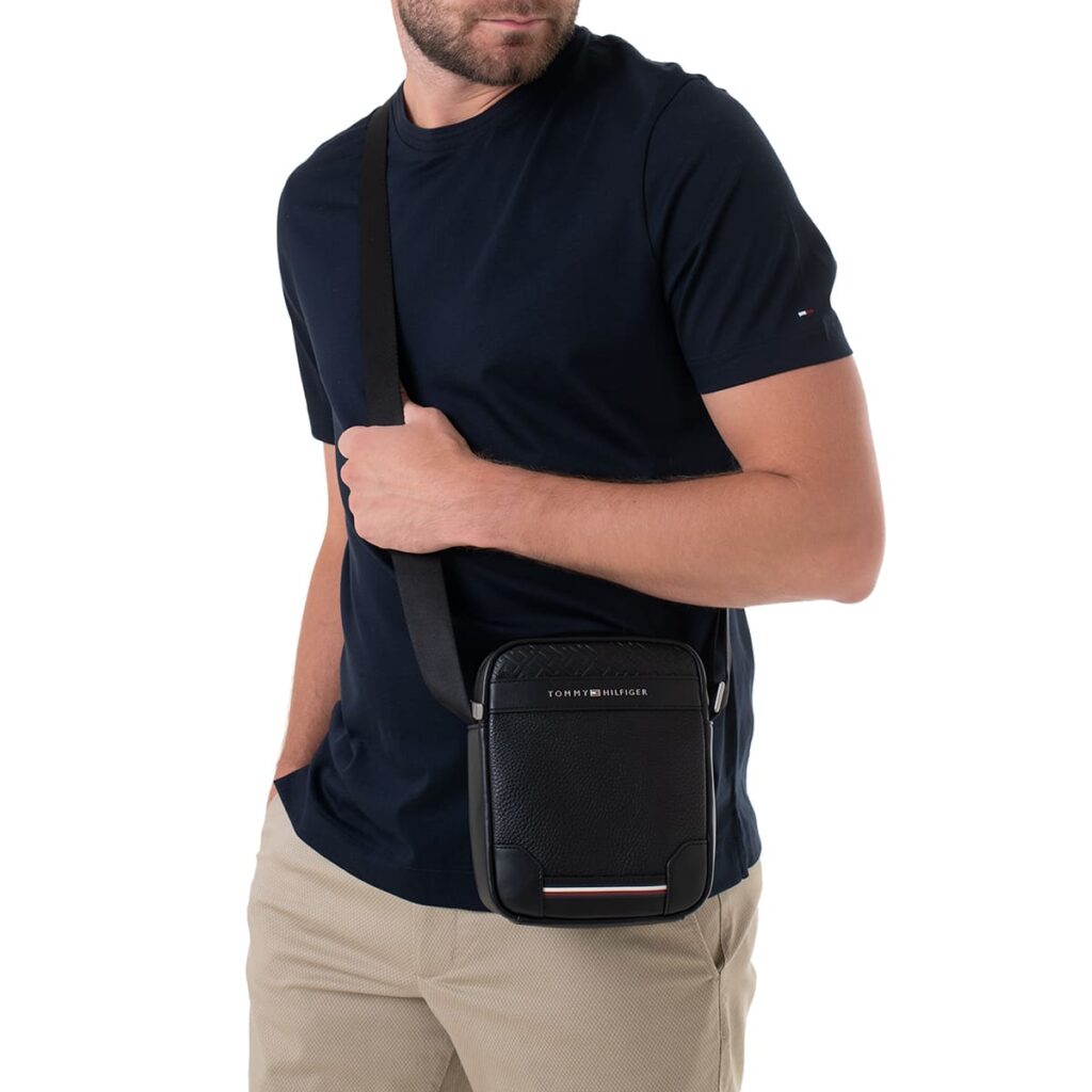 Tommy Hilfiger Men’s Black Leather Crossbody Bag AM0AM11308 – Elegant Everyday Hands-Free Bag#69