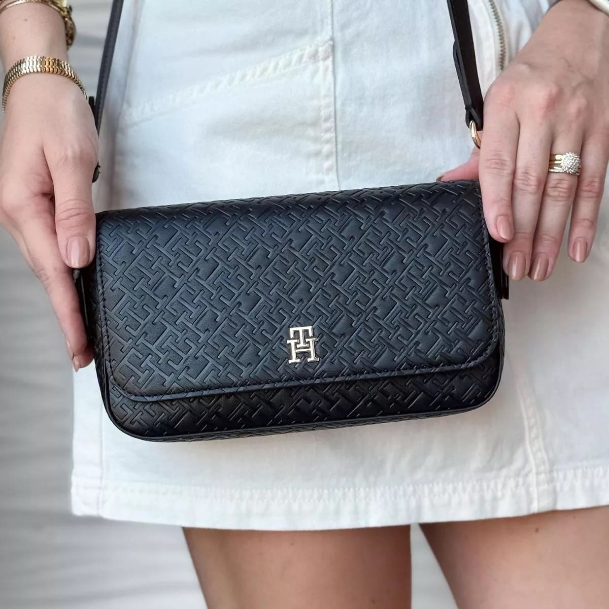 Tommy Hilfiger Women's Crossbody Bag, Black, AW0AW18002#0098