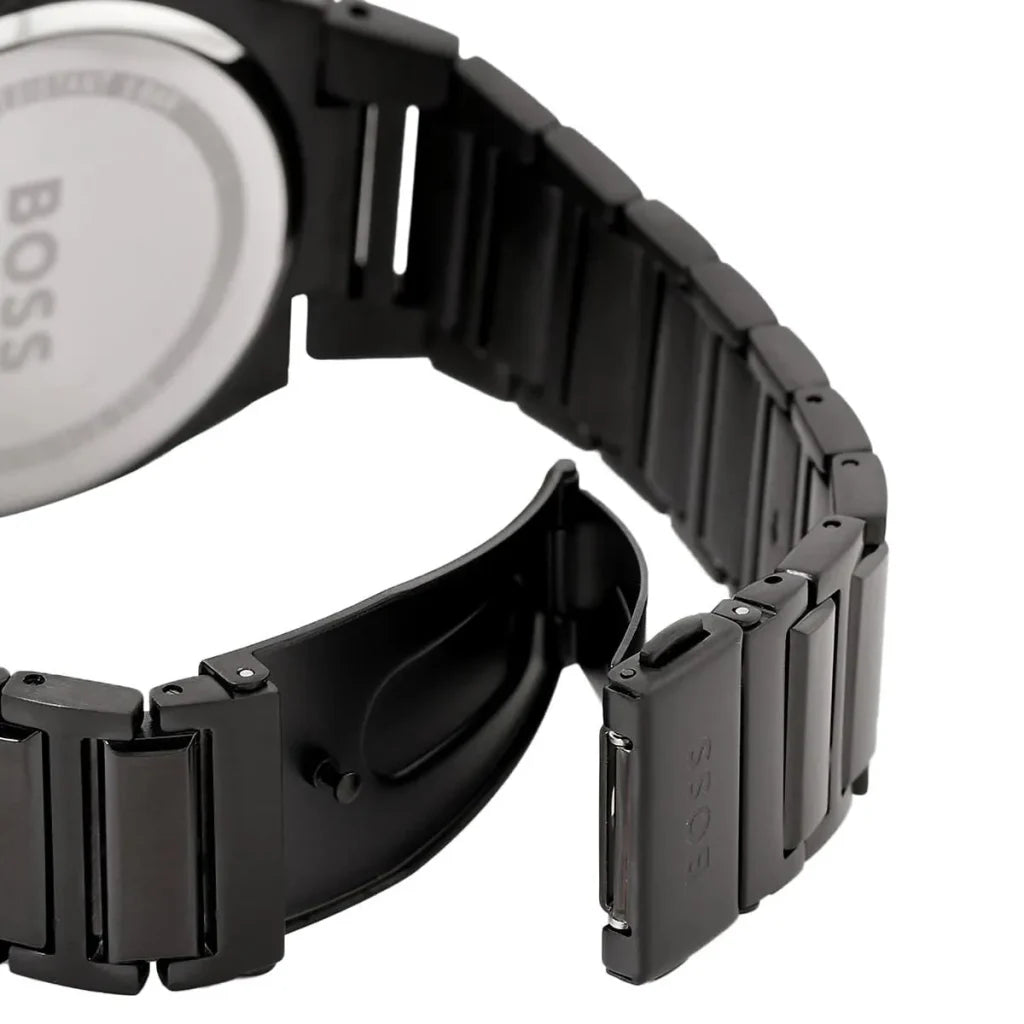 Hugo Boss Steer 1514068 Men’s Quartz Watch – Black Dial Black Stainless Steel Bracelet