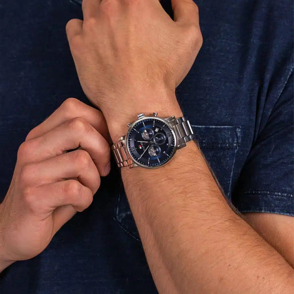 Tommy Hilfiger Evan Men’s Watch 1710409 – Blue Dial, Silver Stainless Steel Strap, Quartz Movement, 44mm