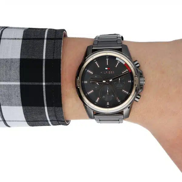 Tommy Hilfiger Mason Men’s Watch 1791790 – Gray Dial, Gray Stainless Steel Strap, Quartz Multifunction, 45mm
