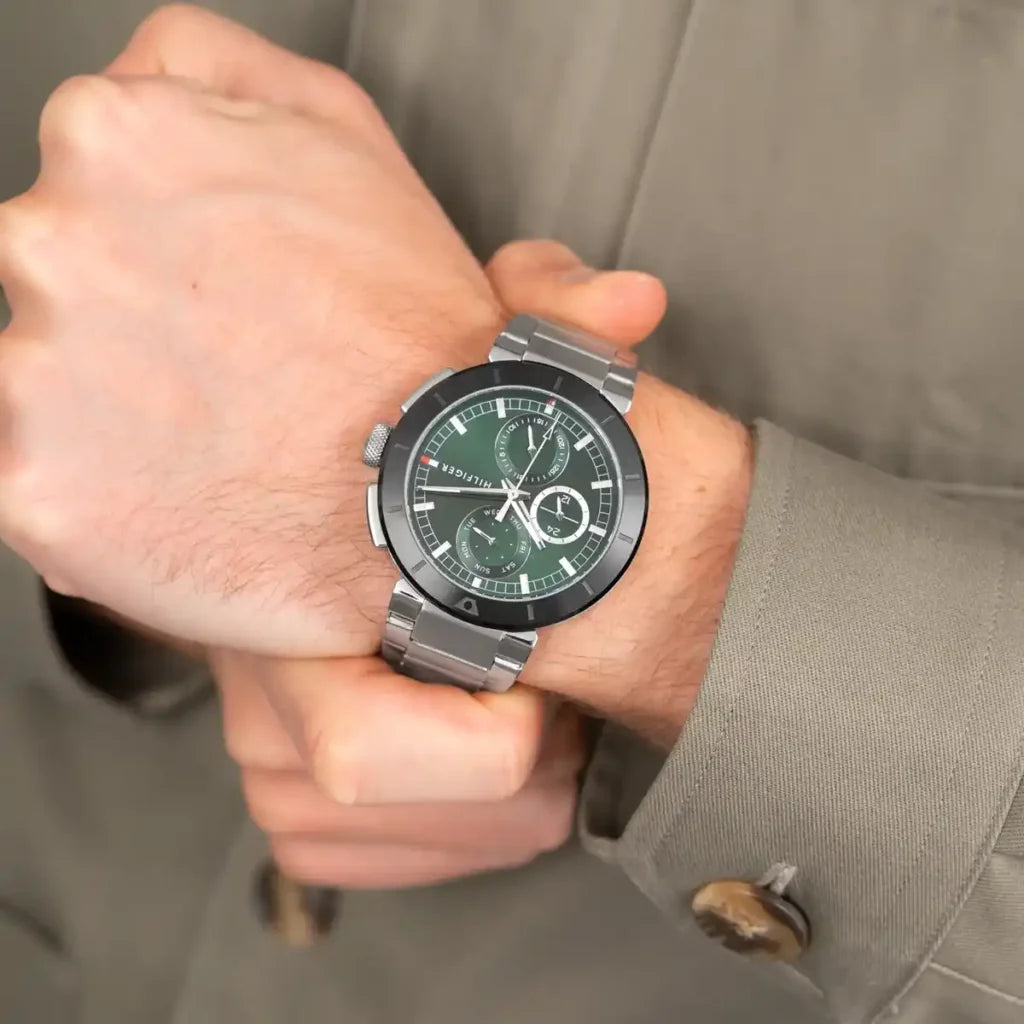 Tommy Hilfiger Men’s Watch – Model 1792117 Silver Green Edition