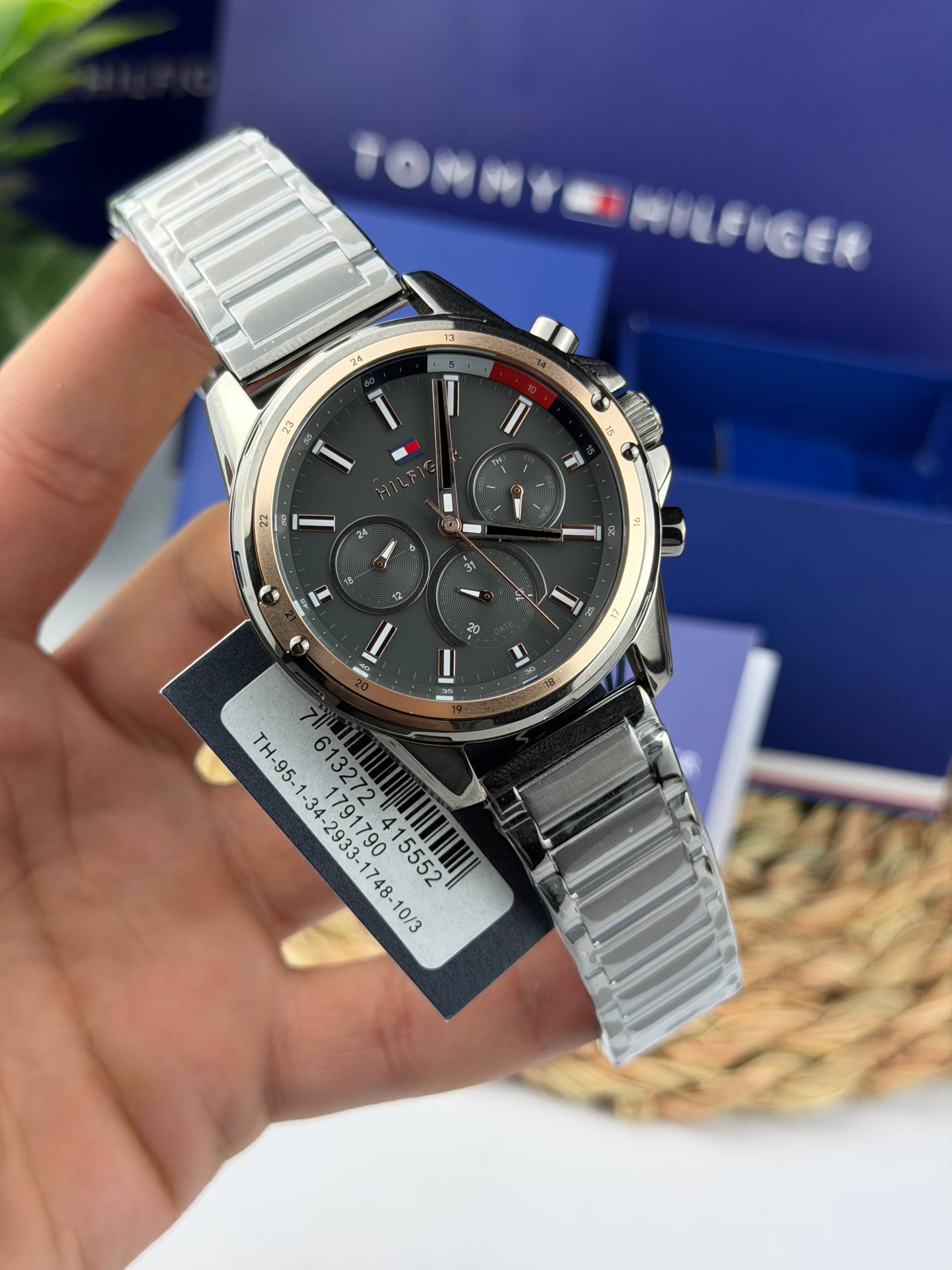 Tommy Hilfiger Mason Men’s Watch 1791790 – Gray Dial, Gray Stainless Steel Strap, Quartz Multifunction, 45mm