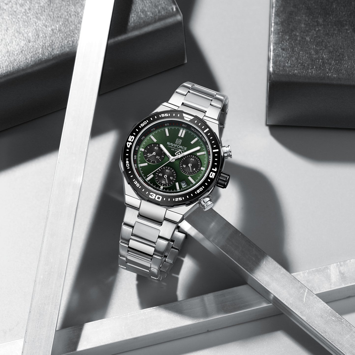 NAVIFORCE NF8049 S/GN/S Men’s Trendy Watches with Multifunctional Dial