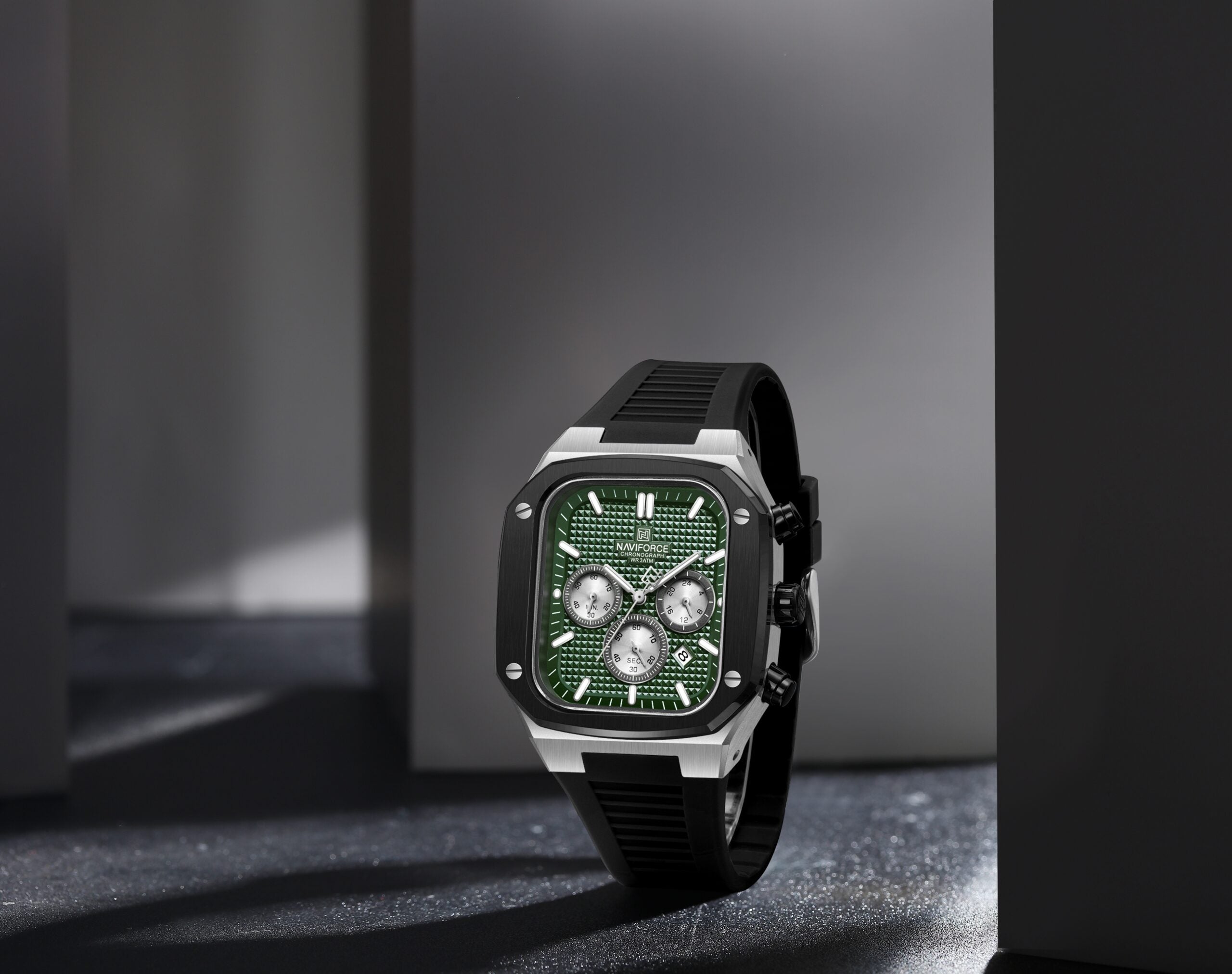 NAVIFORCE NF8037 S/GN/B Men’s Square Classic Watch