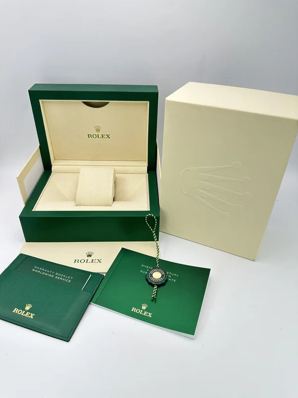 Rolex Cosmograph Daytona Men's Watch – Black Dial, Rose Gold-Tone Case and Black Rubber Strap