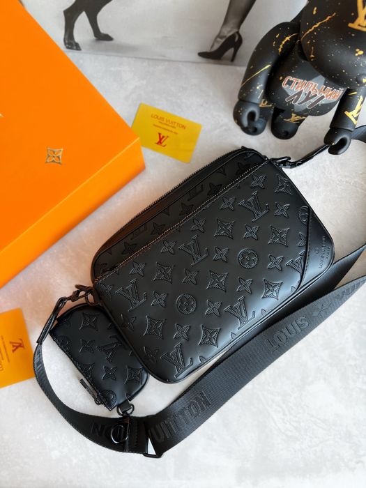 Louis Vuitton Unisex Crossbody Bag – Modern & Practical #115