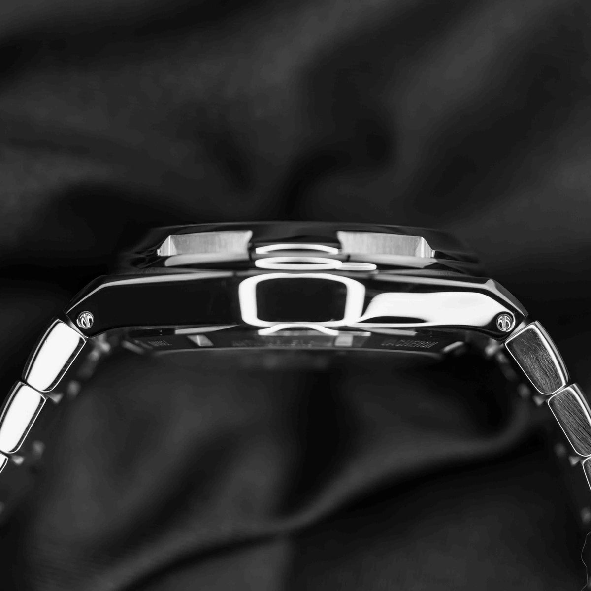 Vacheron Constantin Overseas Dual Time Automatic Watch – Blue Dial, Stainless Steel Case and Bracelet