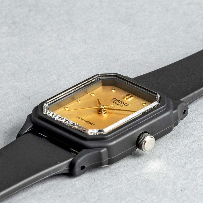 Women Resin Analog Watch LQ-142E-9ADF - 23 mm - Black